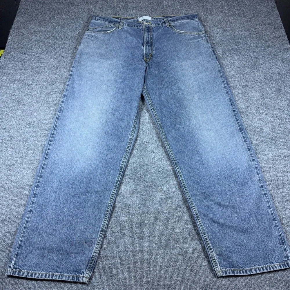 Levis small hole